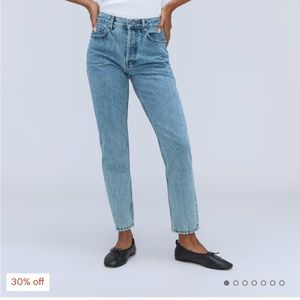 COPY - Everlane 90s cheeky jeans in Vintage Sunbleached Blue